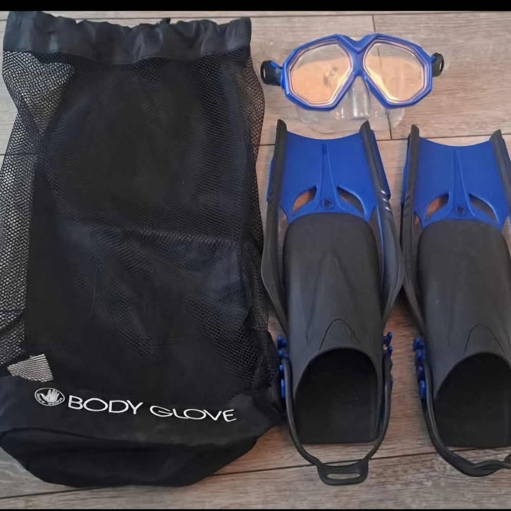 Brand New Body Glove Snorkeling Set ***missing the snorkle***